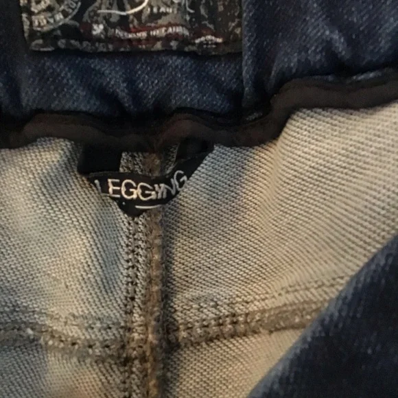 SILVER PULL ON ELASTIC WAIST LEGGING  (L) - Picture 4 of 7